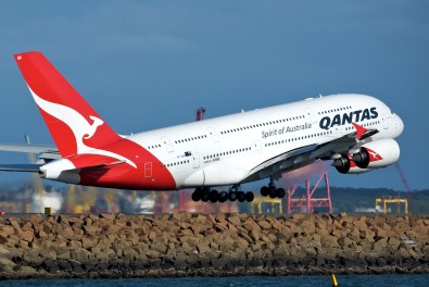 QANTAS plane traveling from Los Angeles to Melbourne